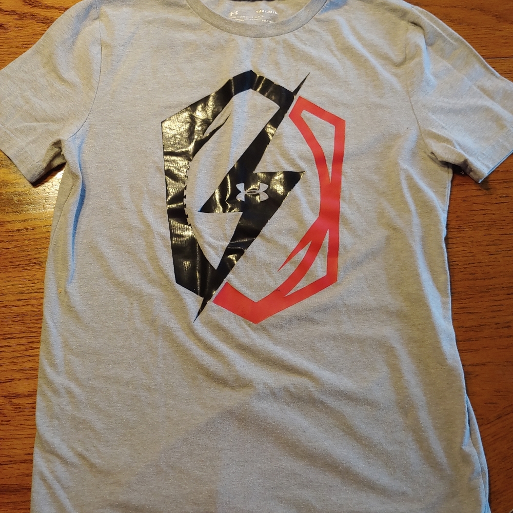 Under Armour boys tee shirt